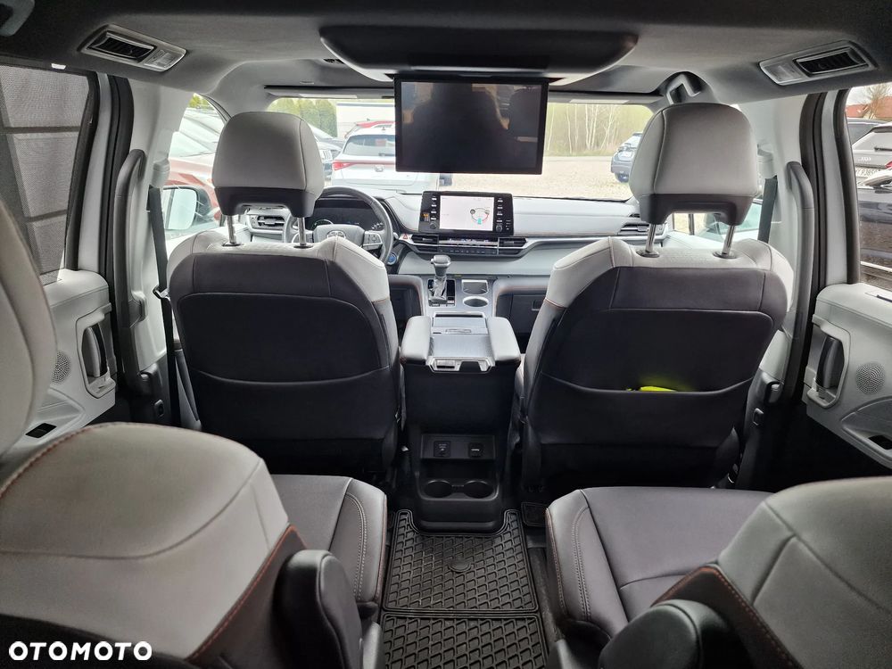 Toyota Sienna - 29