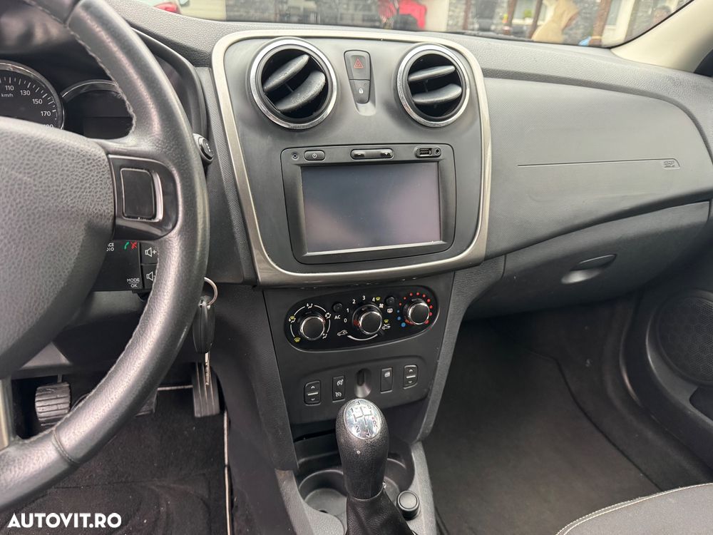 Dacia Logan TCe 90 S&S Stepway Celebration - 17