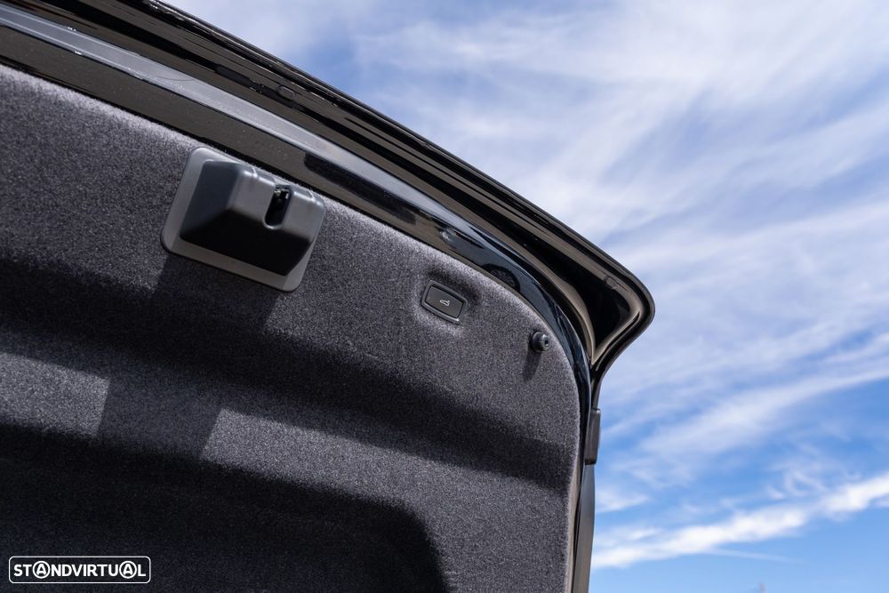 Porsche Taycan 4S - 11