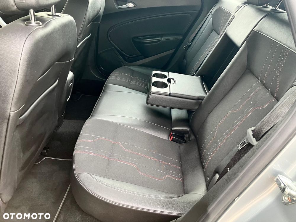 Opel Astra 1.6 Turbo 150 Jahre - 14