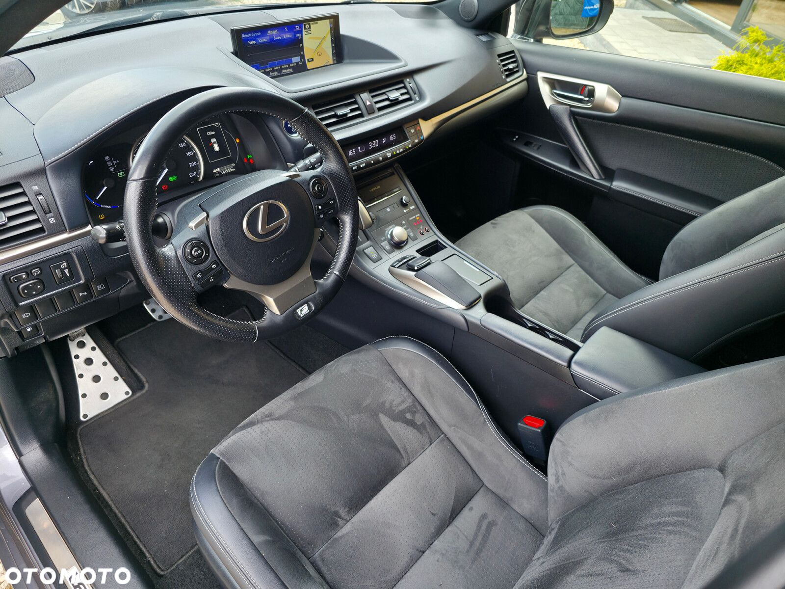 Lexus CT - 11