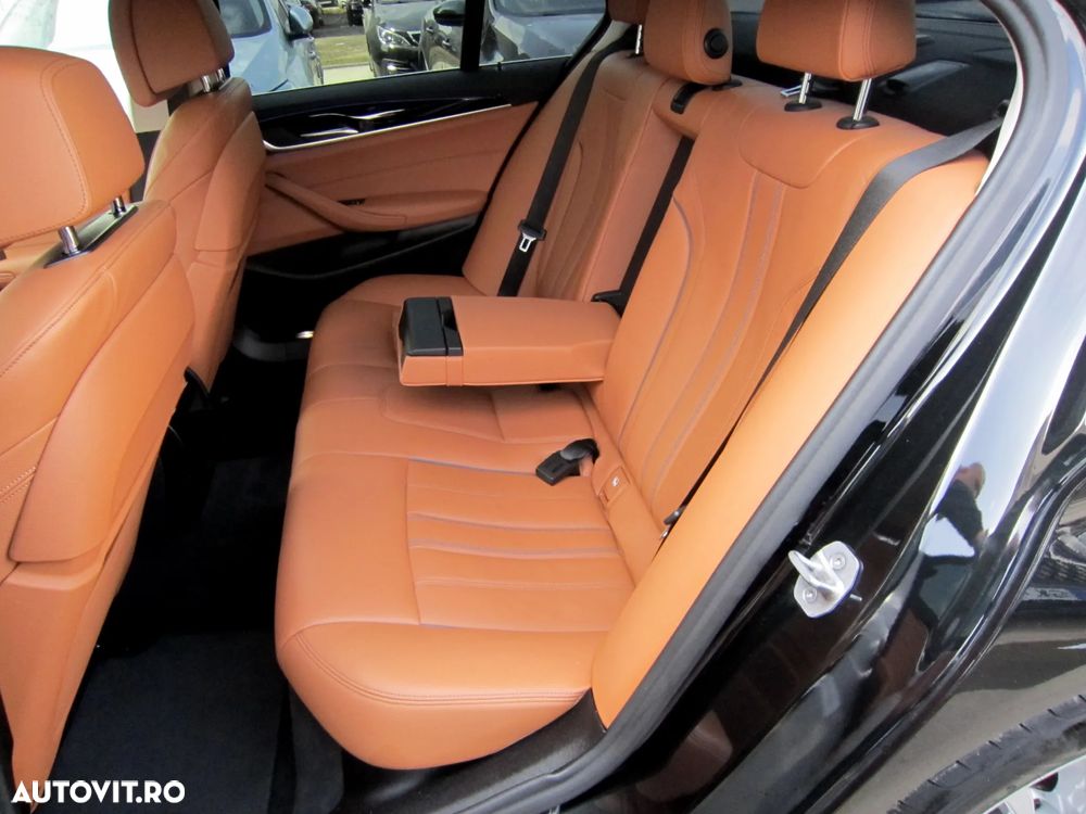 BMW Seria 5 520i Aut. Luxury Line - 12