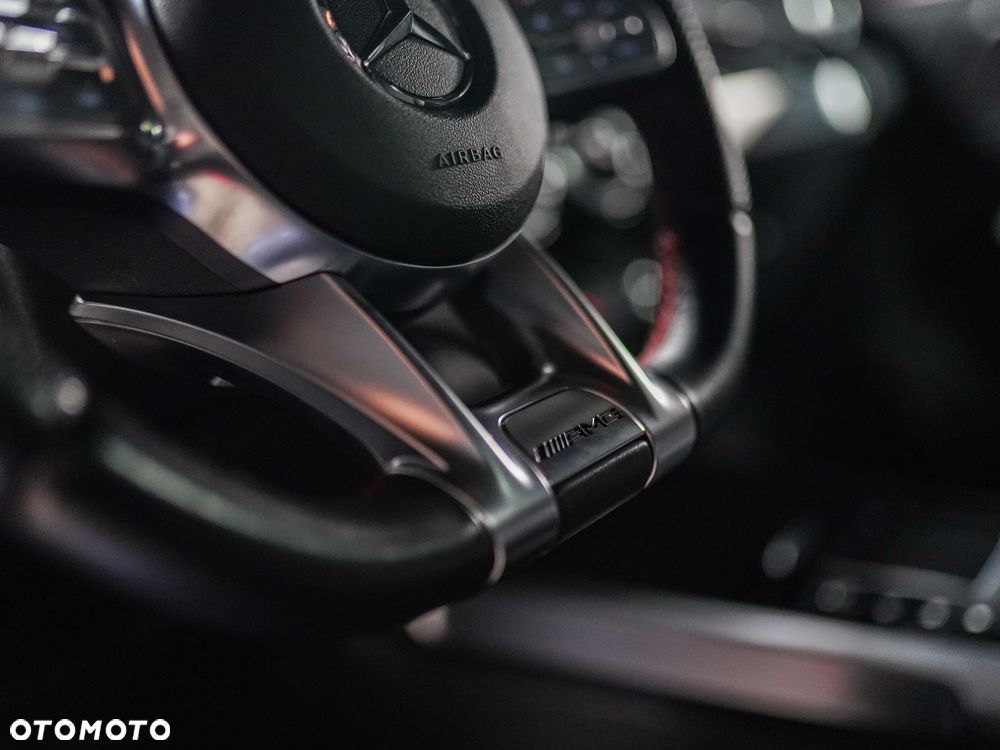 Mercedes-Benz GLB - 12