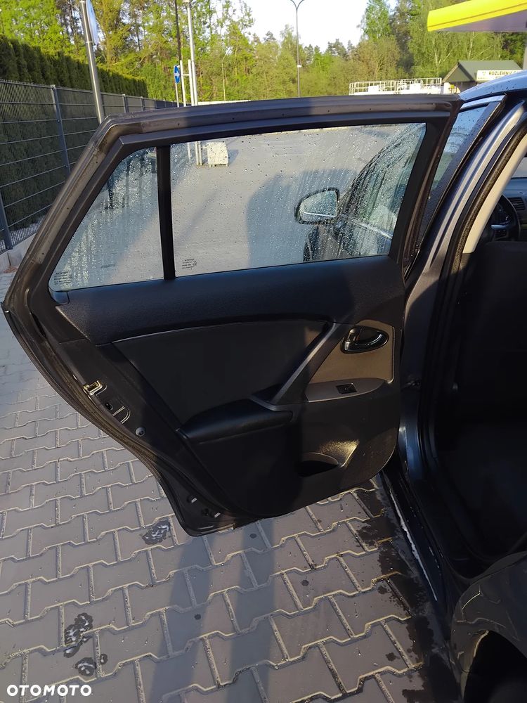 Toyota Avensis 1.8 Sol - 15