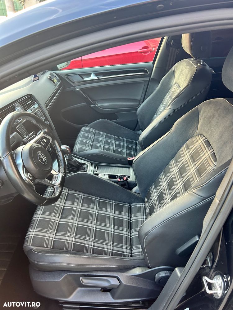 Volkswagen Golf 2.0 TDI DPF BMT DSG GTD - 14