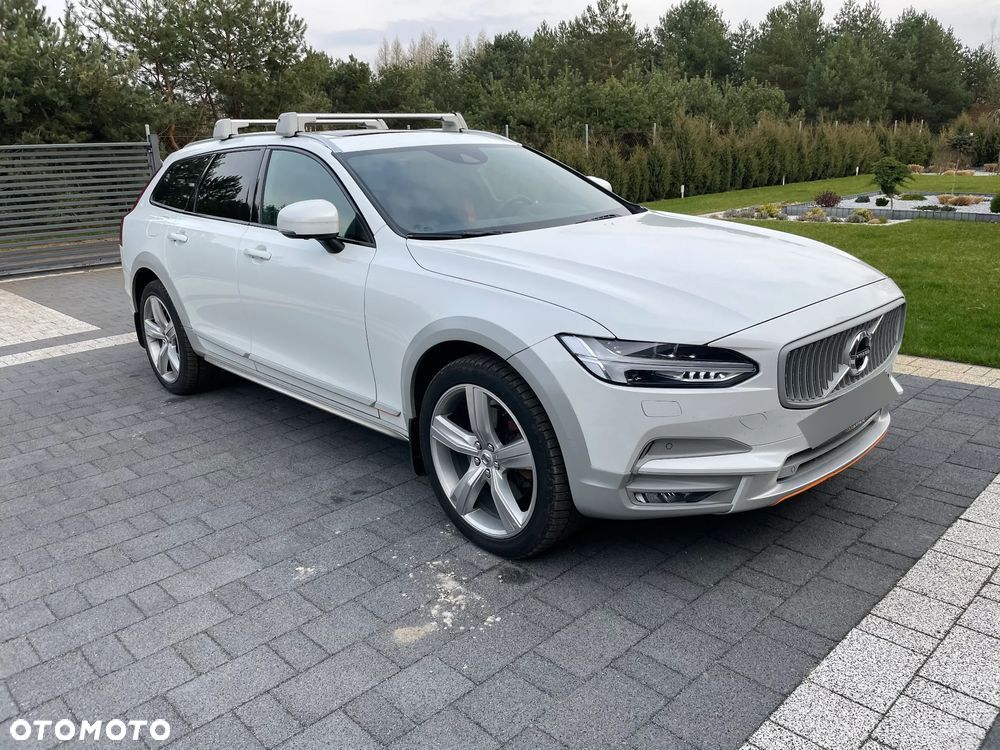 Volvo V90 Cross Country D5 AWD Ocean Race - 1