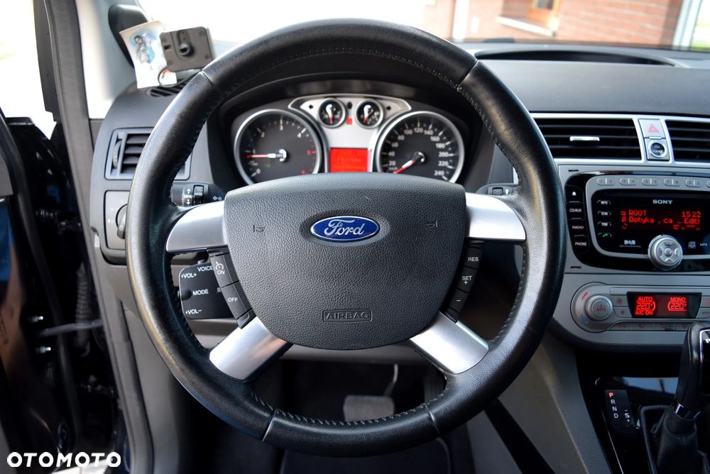 Ford Kuga - 22