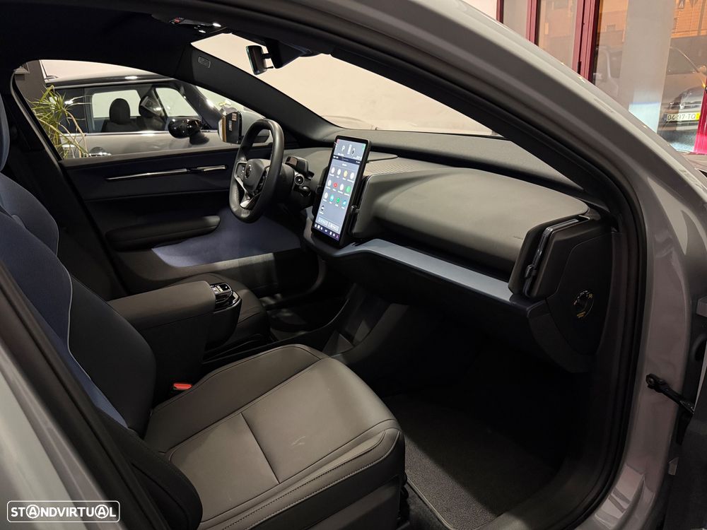 Volvo EX30 69 kWh Single Motor Extended Range Core - 13