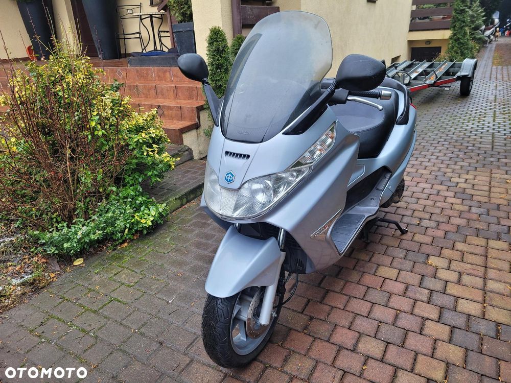 Piaggio X8 - 2