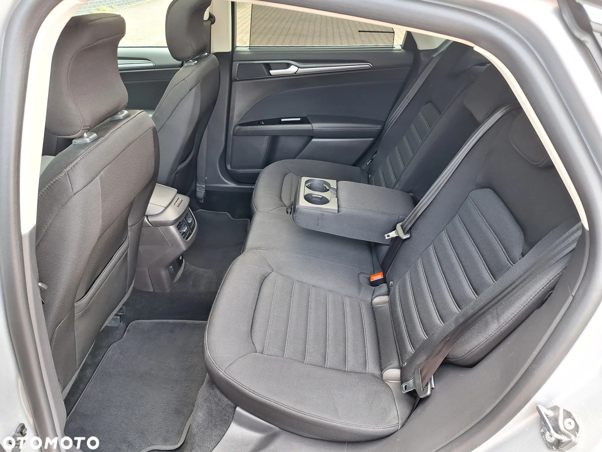 Ford Mondeo 2.0 EcoBlue Titanium - 24