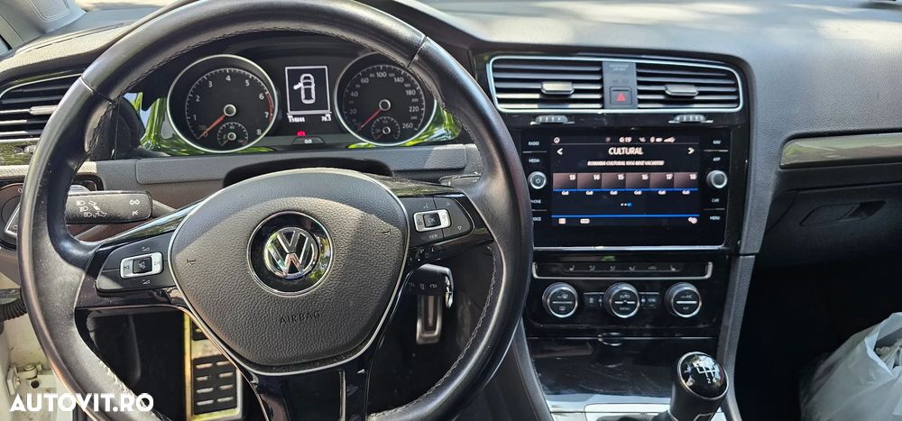 Volkswagen Golf 1.0 TSI Sound - 14