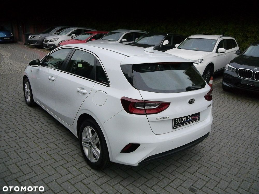 Kia Ceed 1.6 CRDi mHEV Business Line - 6