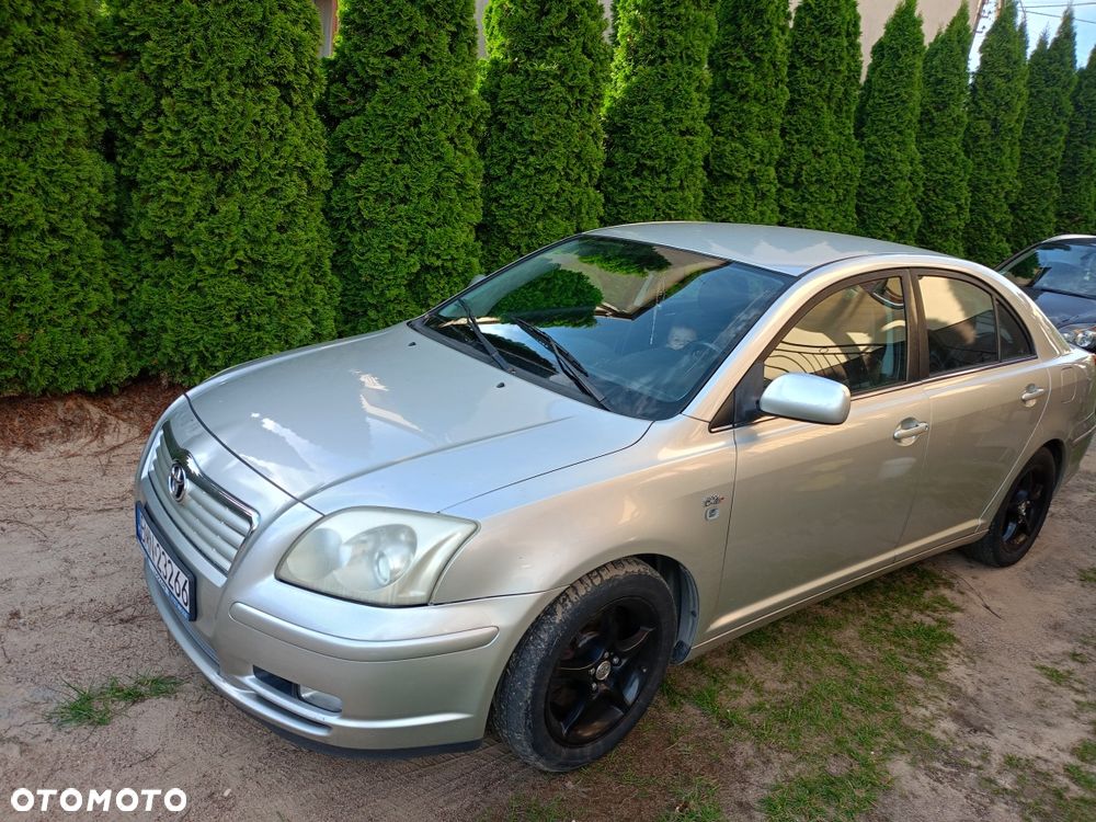 Toyota Avensis - 2
