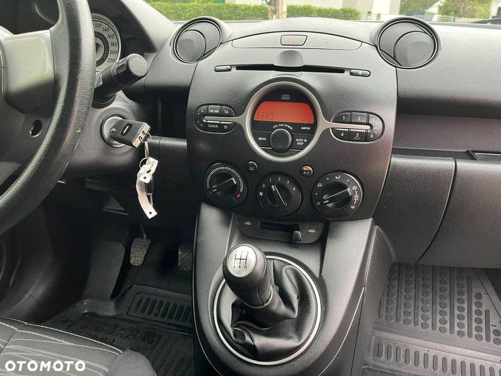 Mazda 2 - 24