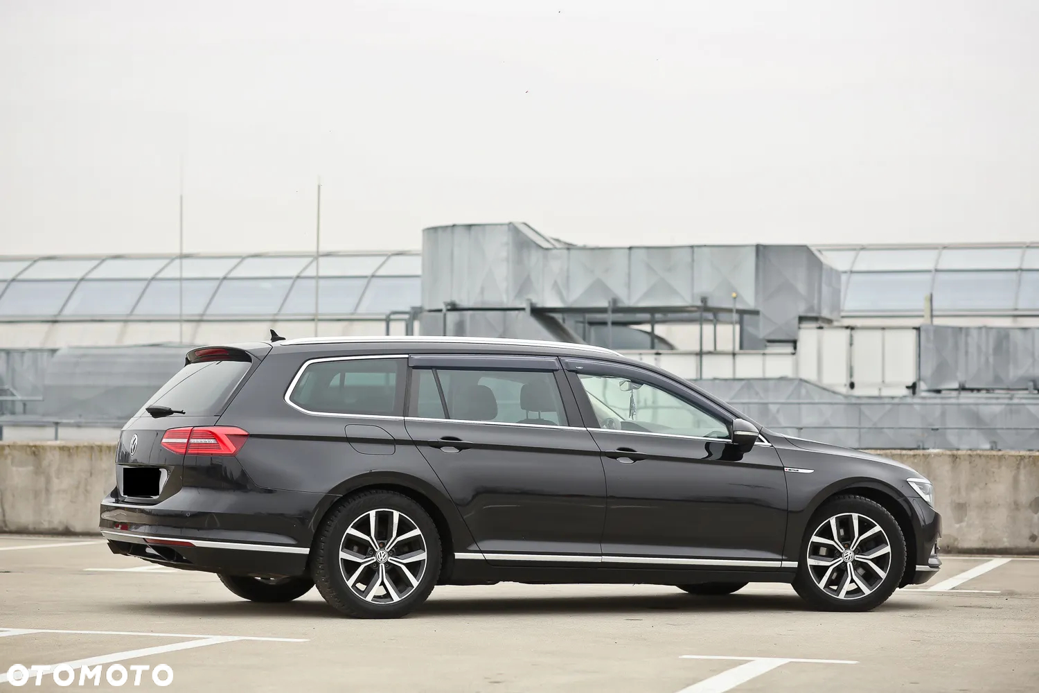 Volkswagen Passat Variant 2.0 TDI SCR 4Motion DSG Highline - 17