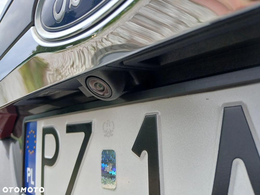 Ford Mondeo - 38