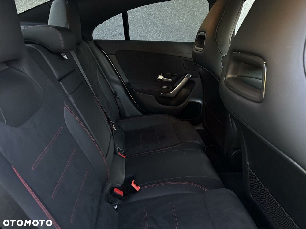 Mercedes-Benz CLA 200 AMG Line 7G-DCT - 20