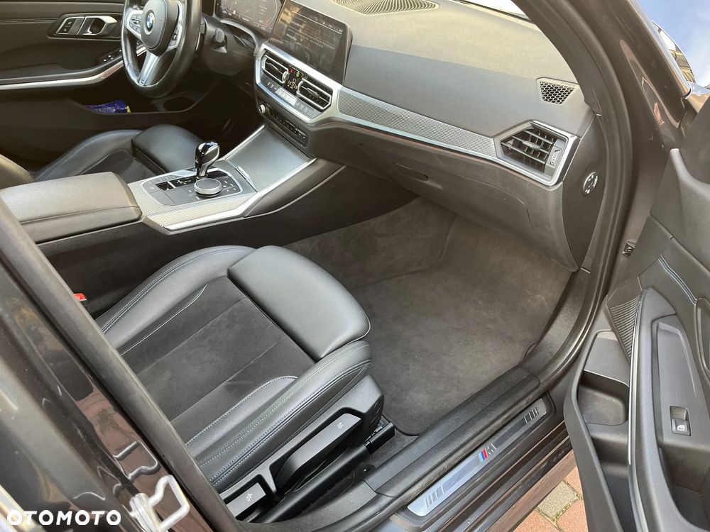 BMW Seria 3 320i M Sport Sport - 14