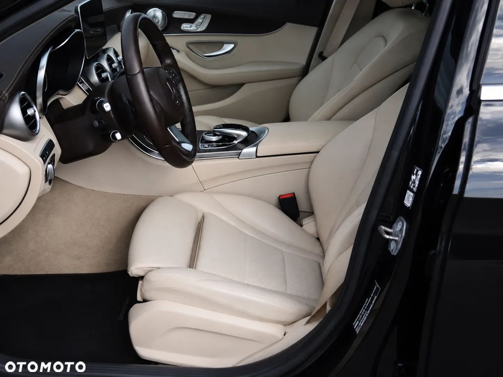Mercedes-Benz Klasa C 300 9G-TRONIC - 14