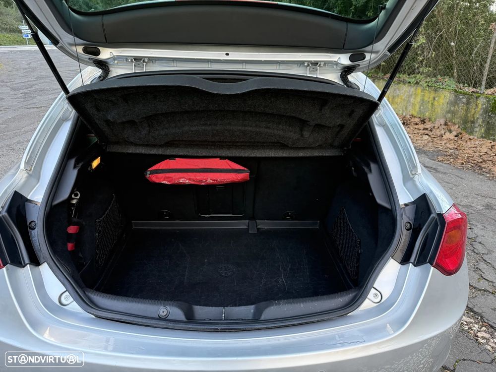 Alfa Romeo Giulietta ver-1750-tbi-quadrifoglio-verde - 15