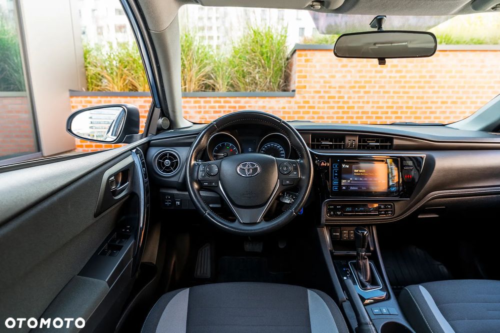 Toyota Auris 1.6 Comfort MS - 23