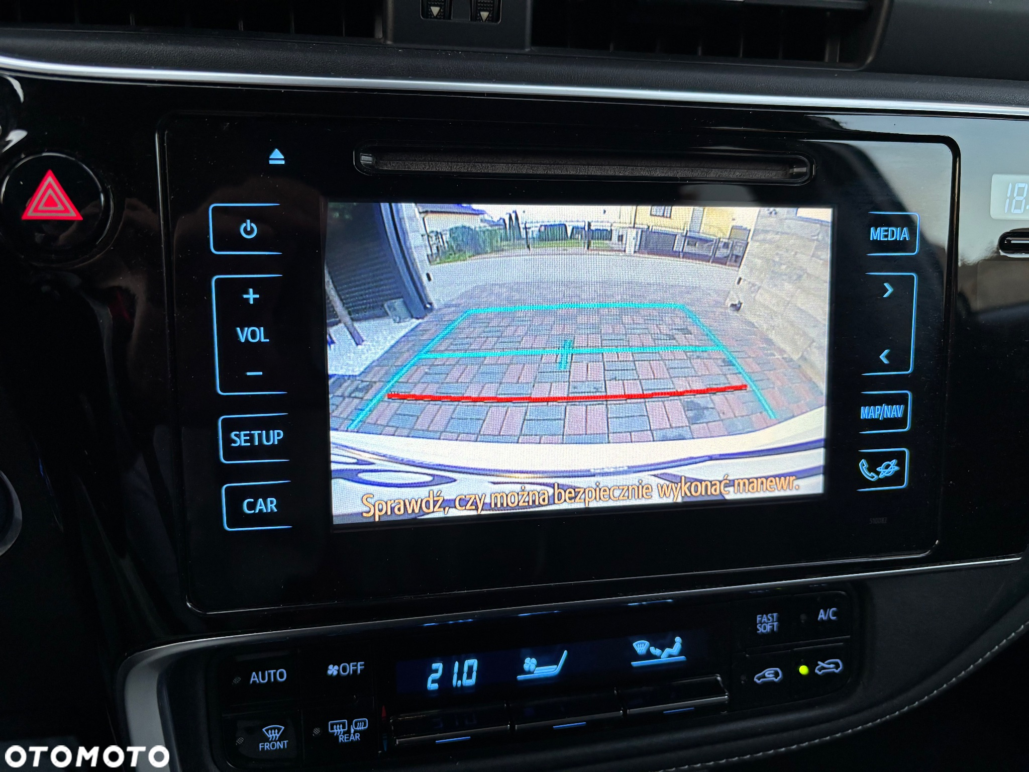 Toyota Auris Hybrid 135 Selection - 18