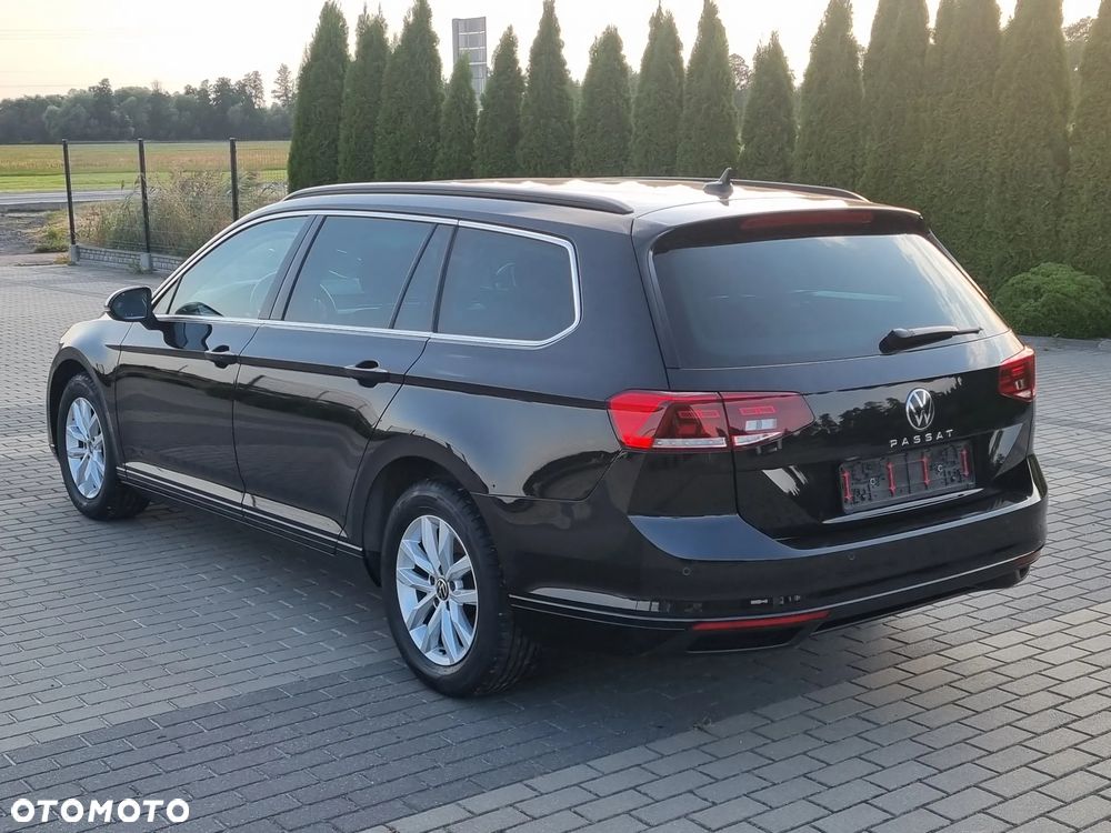 Volkswagen Passat Variant 2.0 TDI SCR DSG Business - 5
