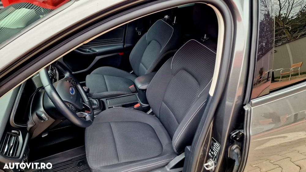 Ford Focus - 8