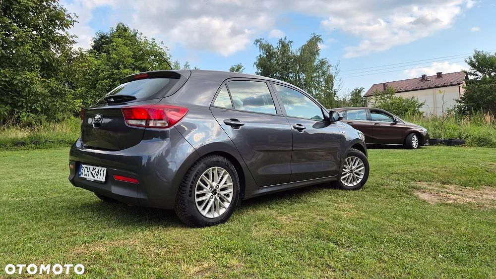 Kia Rio 1.2 Dream Team Edition - 4