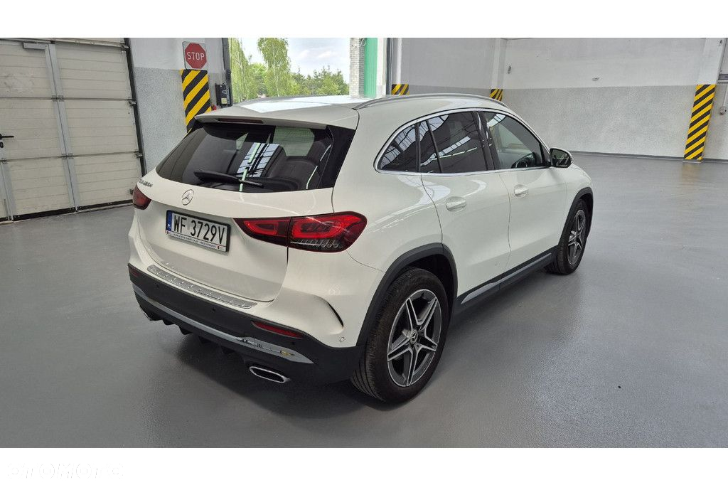 Mercedes-Benz GLA - 2