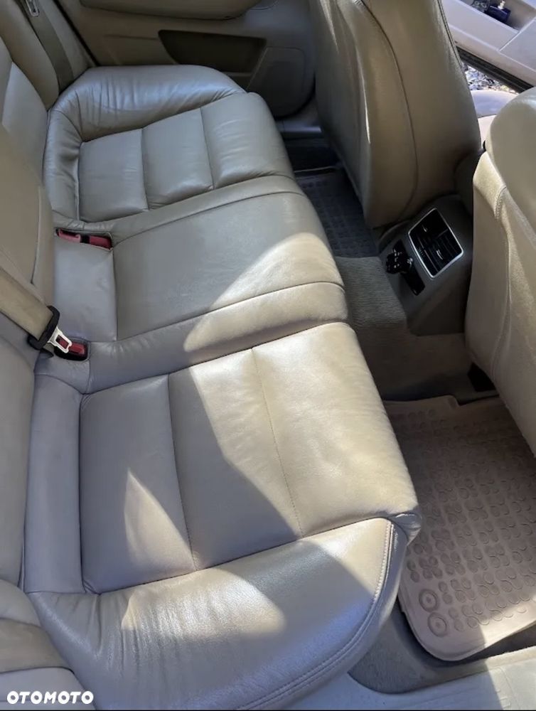 Audi A6 Limousine 2.4 - 8
