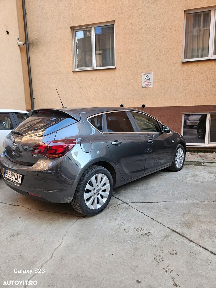 Opel Astra 1.7 CDTI DPF Design Edition - 1