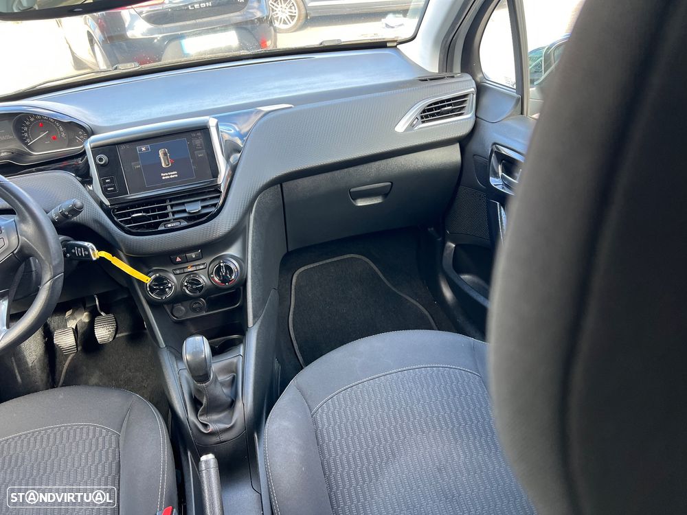 Peugeot 208 1.2 PureTech Active - 28