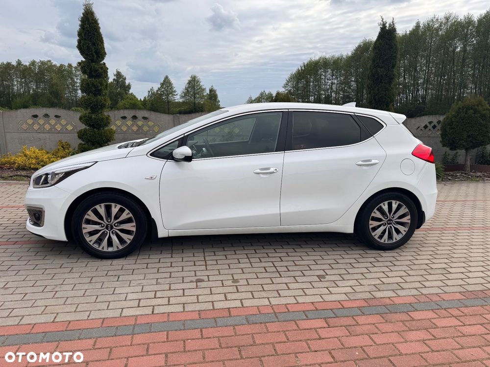 Kia Ceed - 4