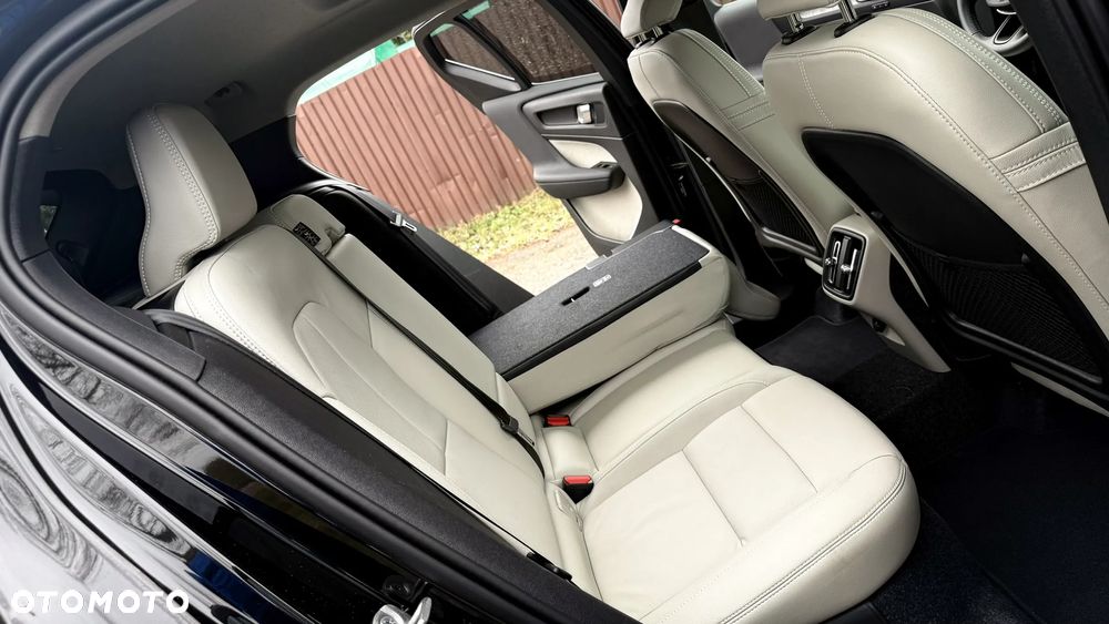 Volvo XC 40 B5 B AWD Momentum Pro - 31