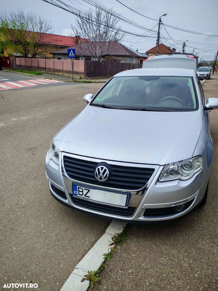 Volkswagen Passat 1.6 FSI Comfortline - 1