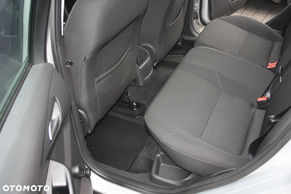 Ford Focus 1.6 TDCi Trend - 14