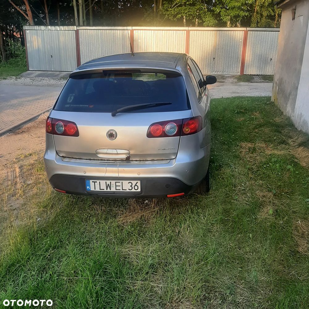 Fiat Croma 1.9 JTD Emotion - 4