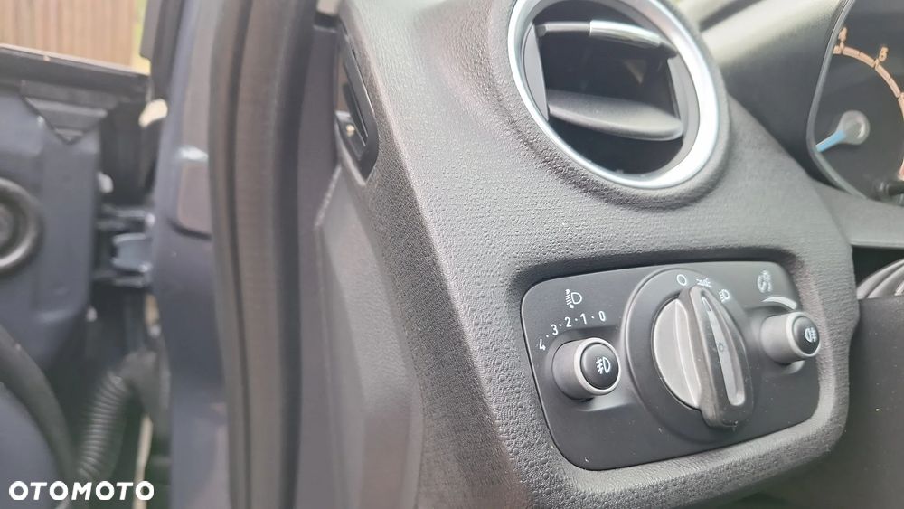 Ford Fiesta 1.4 Titanium EU6 - 12