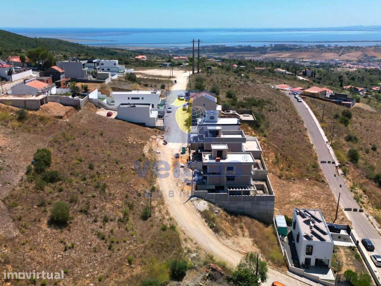 Terreno Urbano em Vialonga com Vista e Acessibilidade - Grande imagem: 2/24