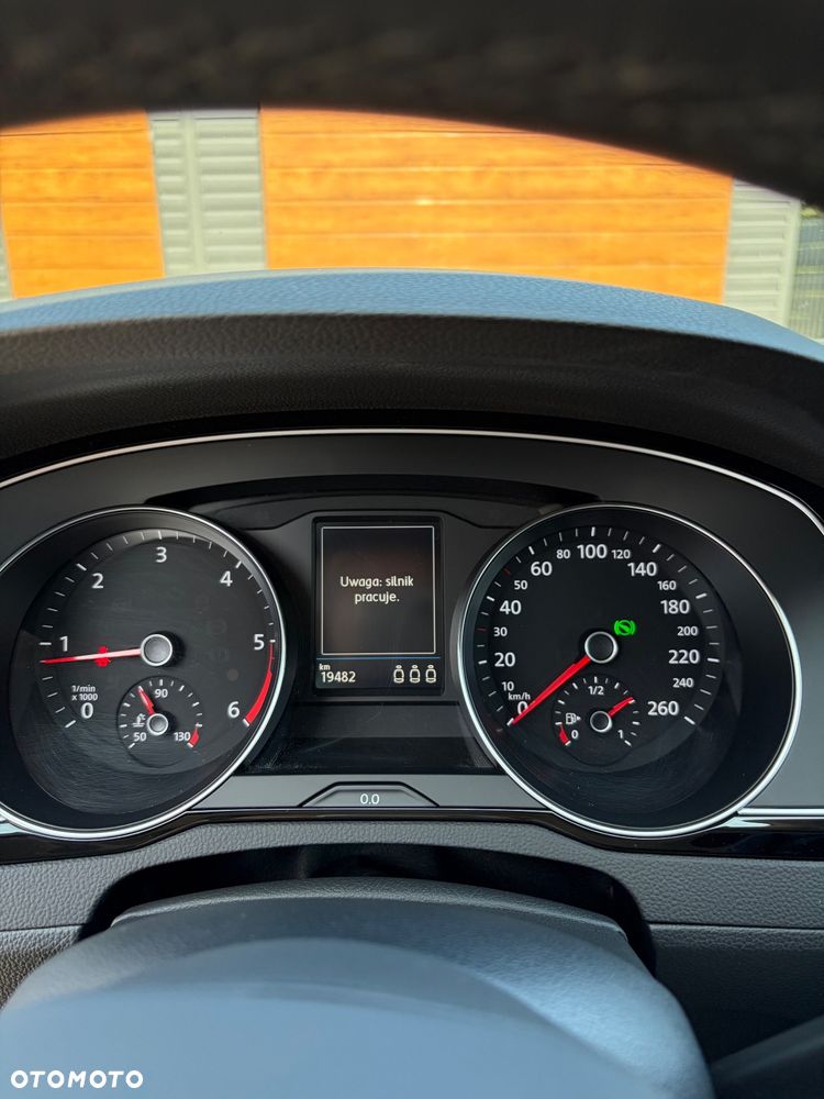 Volkswagen Passat - 12