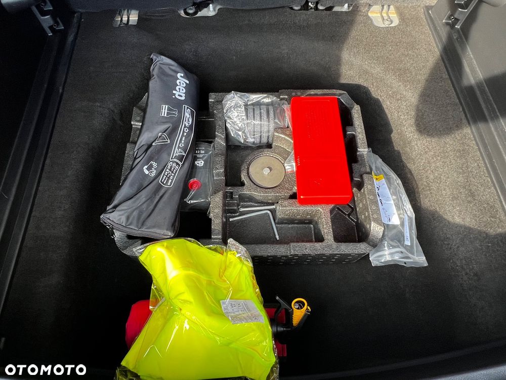 Jeep Compass - 30