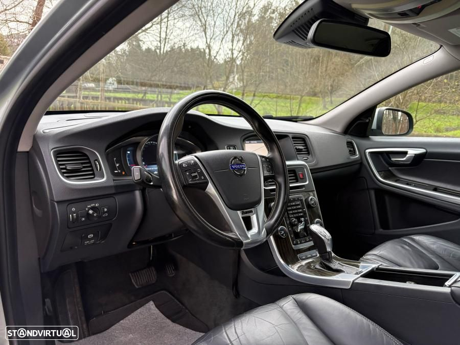 Volvo V60 2.4 D6 Summum AWD Phev - 19