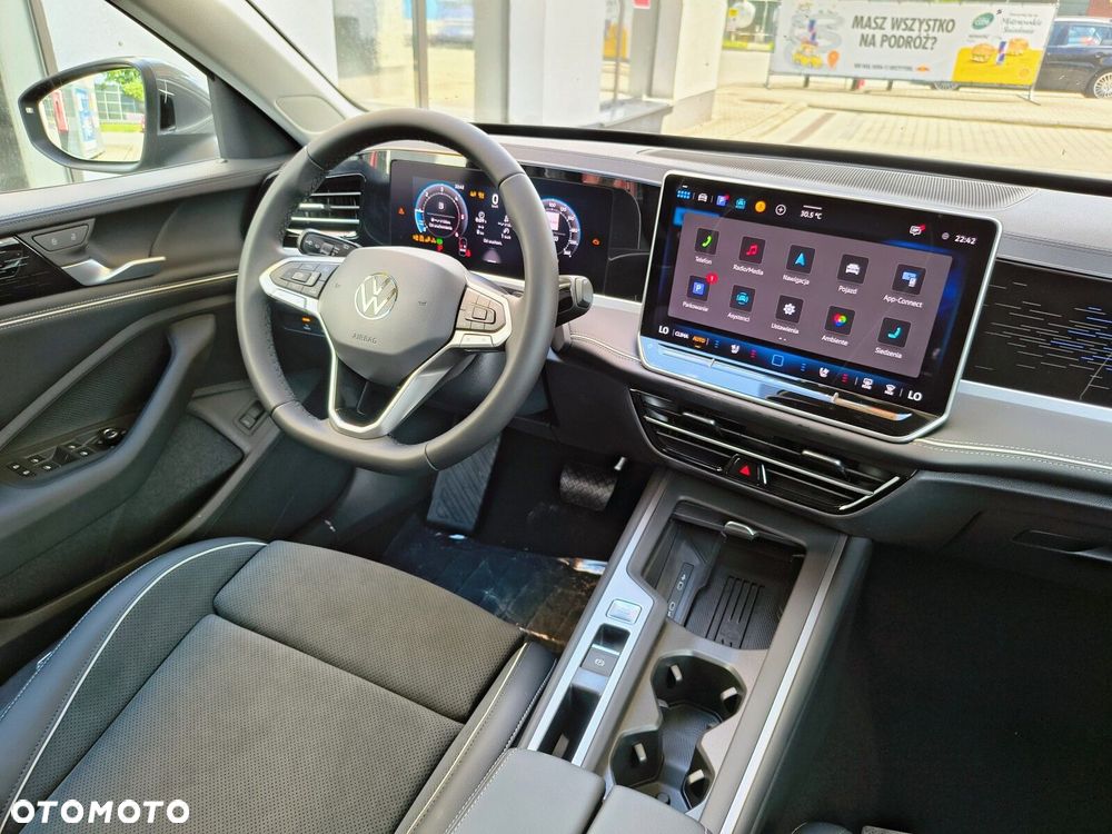 Volkswagen Passat - 11