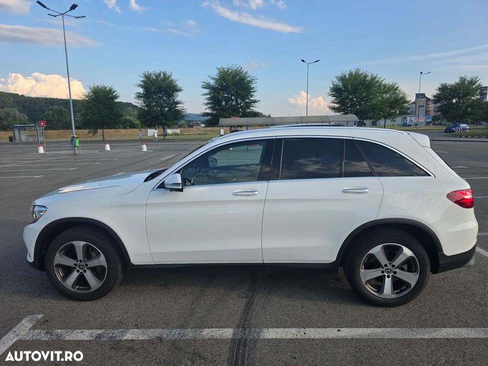 Mercedes-Benz GLC - 32