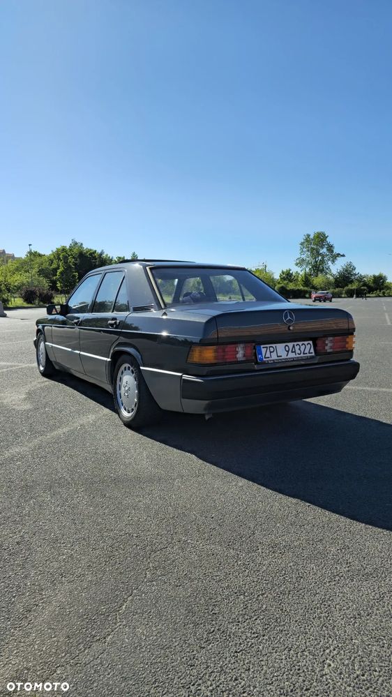 Mercedes-Benz W201 (190) - 6