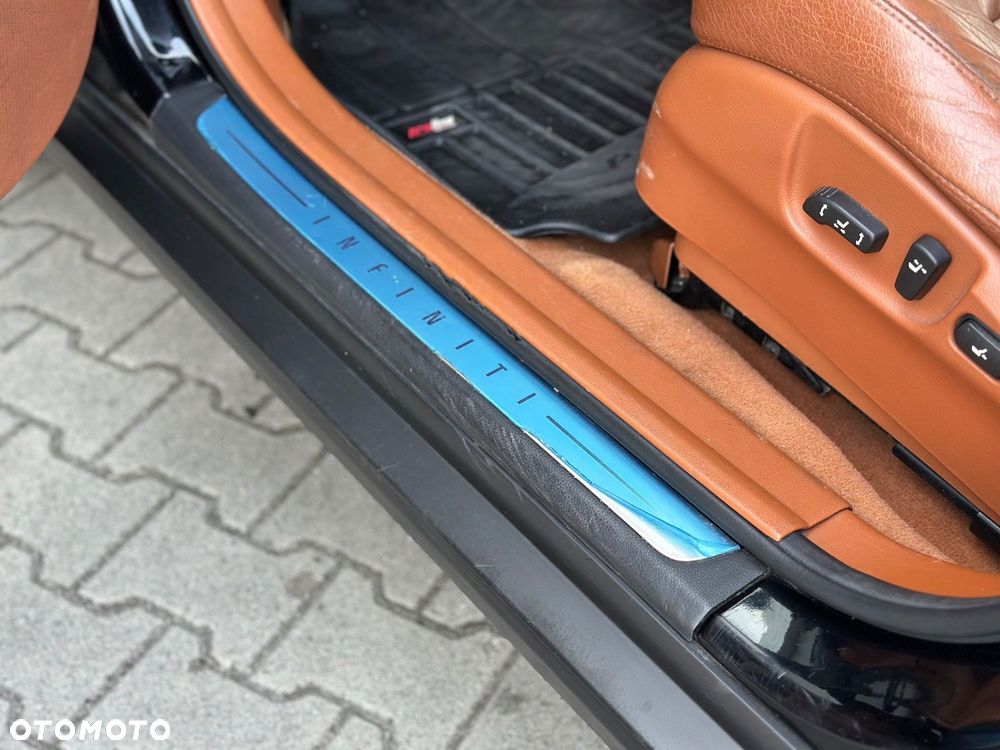 Infiniti FX - 11