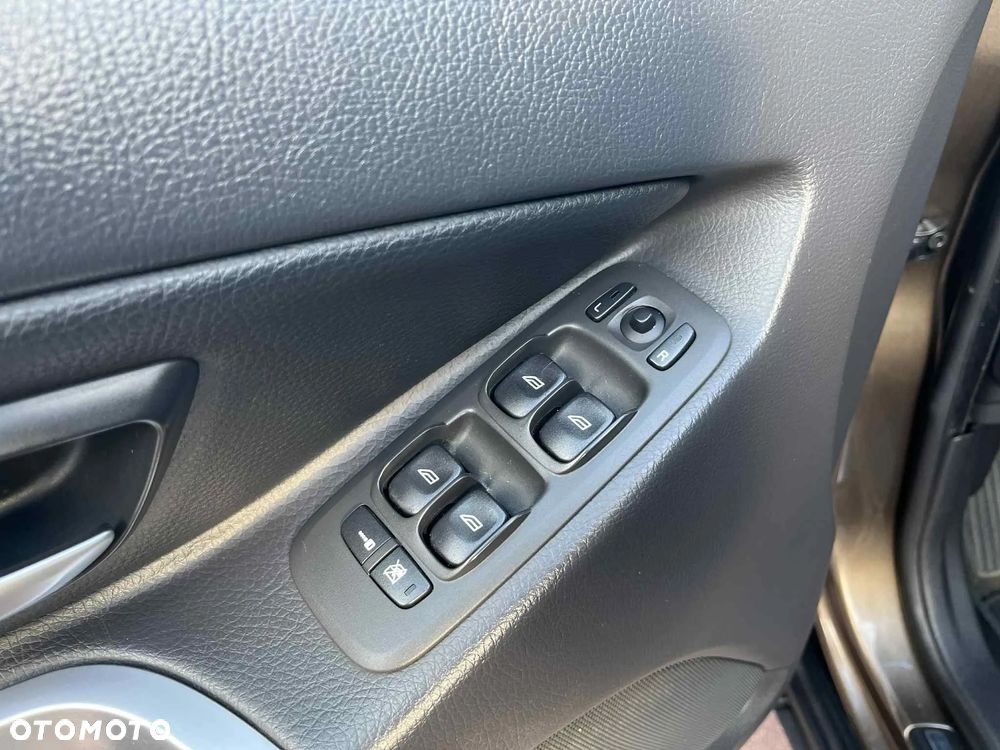 Volvo XC 90 D5 AWD Momentum - 9