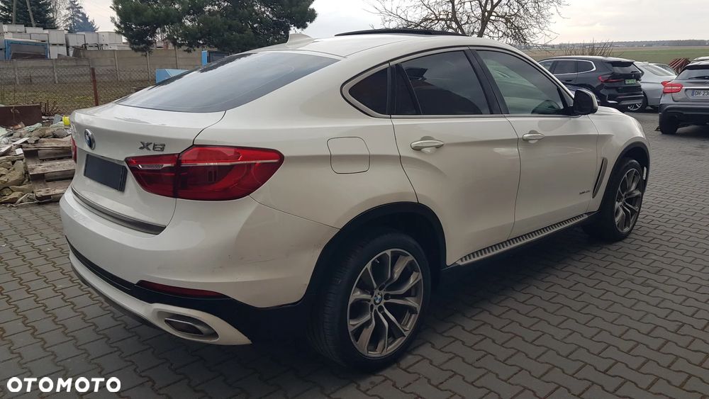 BMW X6 xDrive40d - 8