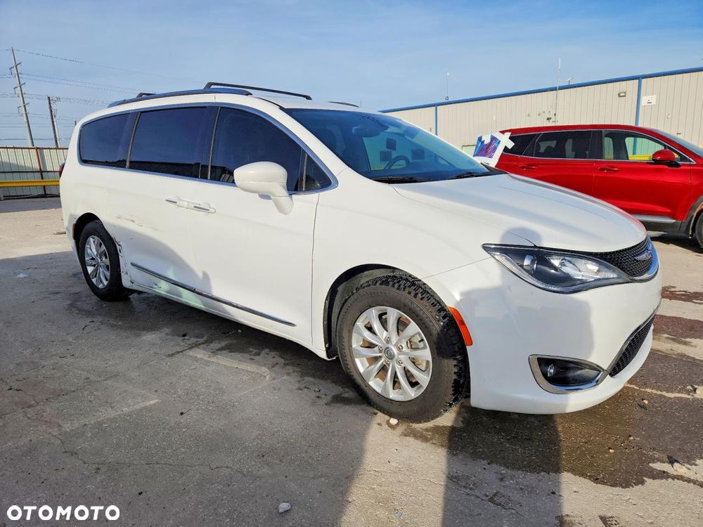 Chrysler Pacifica ver-3-3-se - 5